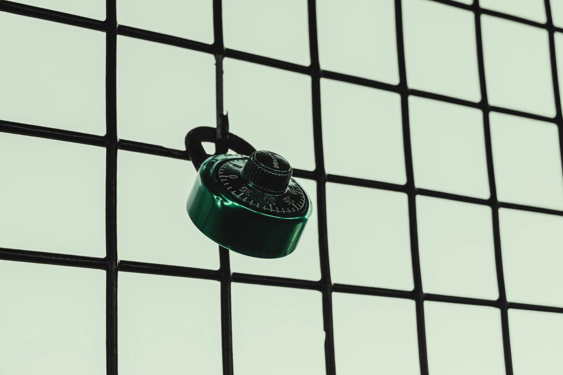 Freeze Authority Explained: Can Someone Lock Your Solana Tokens?